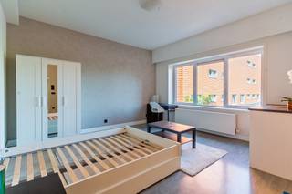 Are you looking for an investment opportunity or student accommodation for your children who are studying? <br /><br />Excellent Location:<br />Located at Jan Delvinlaan 70, this property enjoys a location close to the center of Ghent. Excellent public transport connections and proximity to major campuses make this an ideal place for students. In addition, the property is located in a neighborhood with a mobiscore of 9.3/10, with shops within easy reach.<br /><br />Layout and Facilities:<br />The building has been completely renovated and consists of 36 student units<br />- Rooms with and without private bathroom facilities<br />- Studios<br />- Three communal kitchens<br />- Trendy living space for socializing<br />- Communal garden<br />- Large bicycle storage room, ideal for students<br />- Elevator<br /><br />Why invest in this property?<br />- Prime location: within walking and cycling distance of various campuses and the city center<br />- Completely renovated<br />- High rental income: ideal as an investment<br />- Shared and private spaces: flexibility for different target groups<br />- Ready to move in: available for the next academic year<br />- Sale under registration<br /><br />This property is perfect for those looking for student accommodation or an investment in the heart of Ghent.<br /><br />The areas used are gross floor areas.<br /><br />Prices start at €160,000 for a room and €220,000 for a studio.<br />Contact Anthony for more information on 0488 14 62 77.