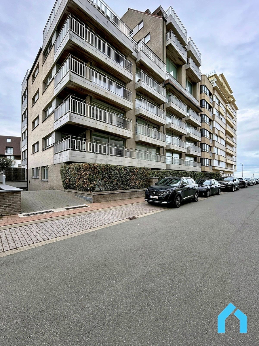 Garage for sale in Knokke-Heist - photo 1