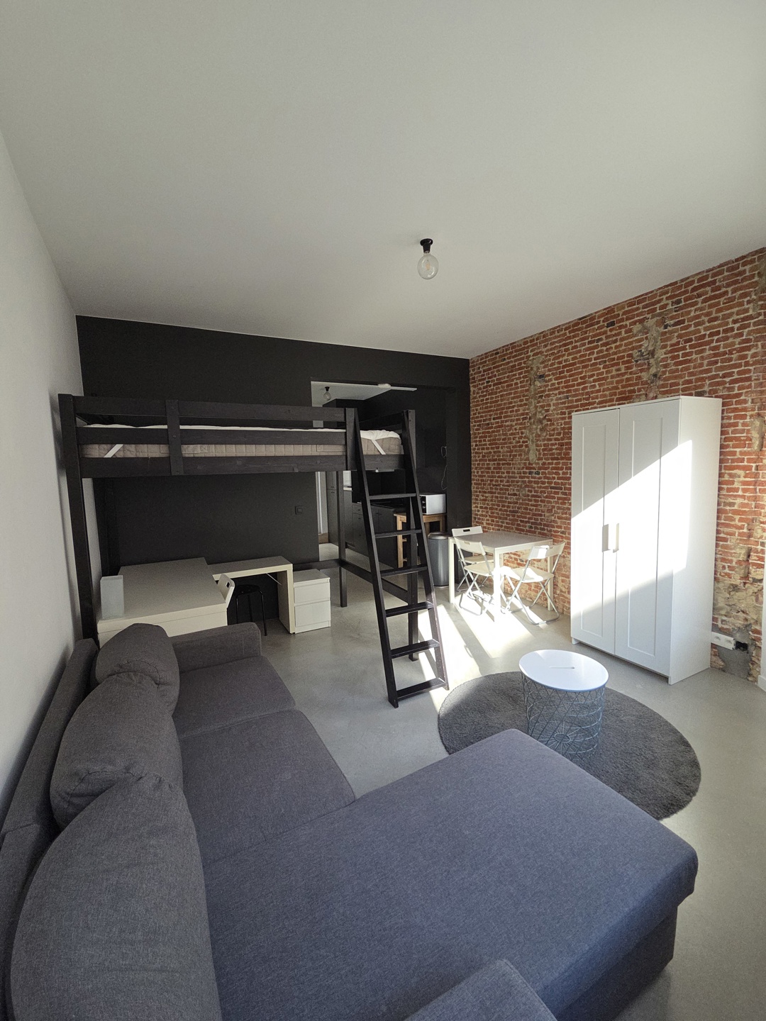 Stijlvolle en Instapklare Studio op Toplocatie in Antwerpen. - foto 3