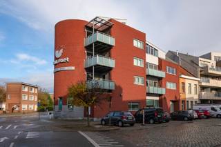 Zéér verzorgd en recent appartement met 2 slpk + ruim terras.In het meest in het oog springende appartementsgebouw van Duffel zijn we fier dat we u...