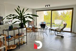 Recent appartement op de rand van Brugge, dichtbij het AZ Sint-Jan en de Expressweg, maar toch op fietsafstand van centrum Brugge. Het...