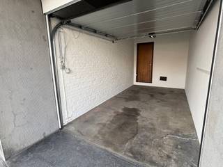 Situé sur Quai de Longdoz, ce garage constitue une excellente opportunité dans un quartier où les possibilités de stationnement sont limitées.Le...