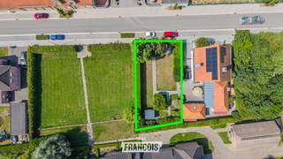 Bent u op zoek naar de ideale locatie om uw droomwoning te realiseren? Deze bouwgrond voor een open bebouwing (2 bouwlagen of bungalow) van 400 m², gelegen in de Loviestraat 25+ in Middelkerke, biedt een uitstekende opportuniteit voor wie op zoek is naar een perceel op een rustige en vlot bereikbare locatie.<br /><br />De bouwgrond geniet van een aangename ligging met een goede verbinding naar het centrum van Middelkerke, winkels, scholen en de kust. Dankzij de oppervlakte van 400 m² biedt het perceel tal van mogelijkheden voor de realisatie van een comfortabele gezinswoning, volledig afgestemd op uw eigen woonwensen.<br /><br />Deze eigendom vormt de ideale basis voor wie wil bouwen op een centrale, maar rustige locatie in Middelkerke.<br /><br />Voor meer informatie of een bezoek kunt u contact opnemen met Inti op inti@immofrancois.be of 0499 74 89 74.<br /><br />