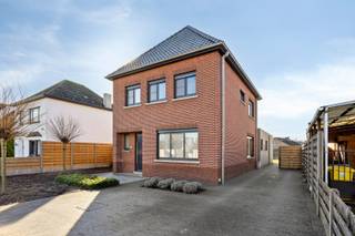 Gerenoveerde gezinswoning op 7a 05ca te koop in centrum Klein-Vorst, LaakdalDeze woning is gelegen op de Geelsebaan in het centrum van Klein-Vorst,...