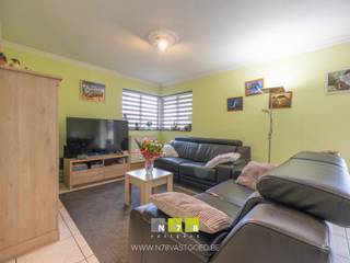 HALFVRIJSTAANDE WONING MET 3 SLAAPKAMERS OP EEN PERCEEL VAN 5A95CA TE MAASEIK.TROEVEN- Ligging in rustige, autoluwe straat nabij het centrum van...