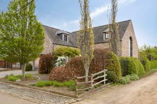 Scherpenheuvel: exclusieve villa met 2 slaapkamers en biologische zwemvijver te koopDeze villa is rustig gelegen in Scherpenheuvel, met een vlotte...