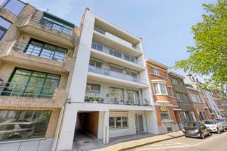 Ruim 3-slaapkamer appartement (penthouse) in het centrum van Tienen met o.a. een bewoonbare oppervlakte 133 m², 3 slaapkamers, 2 terrassen en...
