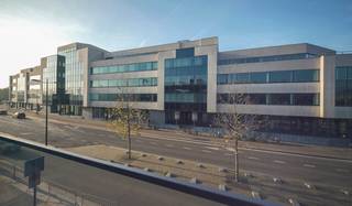 Modern offices for rent in the Franklin Building in Berchem.