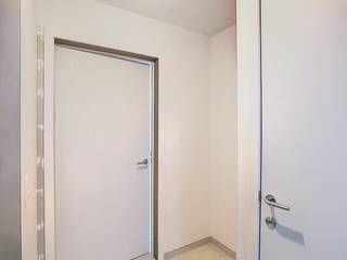 Deze nieuwbouwwoning bevindt zich aan de stadsrand van Poperinge, net aan de ring. Alle nodige voorzieningen zijn op korte afstand aanwezig. De...