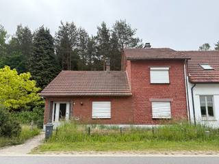 WATERMOLEN 45 te ZOERSEL, volledig te renoveren woning met 2 livings, keuken, badkamer en 2 slaapkamersDe grond zelf is 688 m2 en 13,2 m breed en...