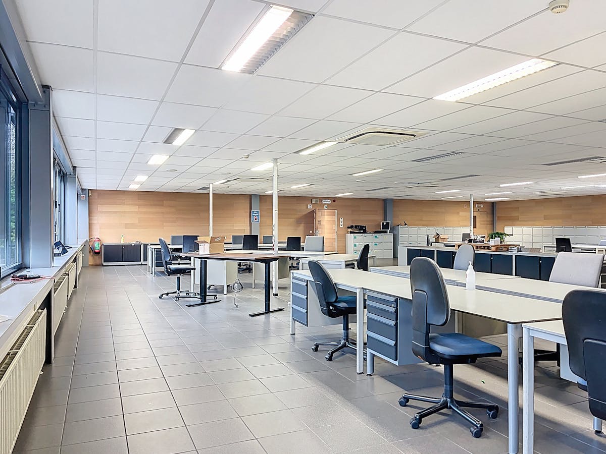 Kantoren (96 m² - 773 m²) te huur in Nazareth-De Pinte - foto 1