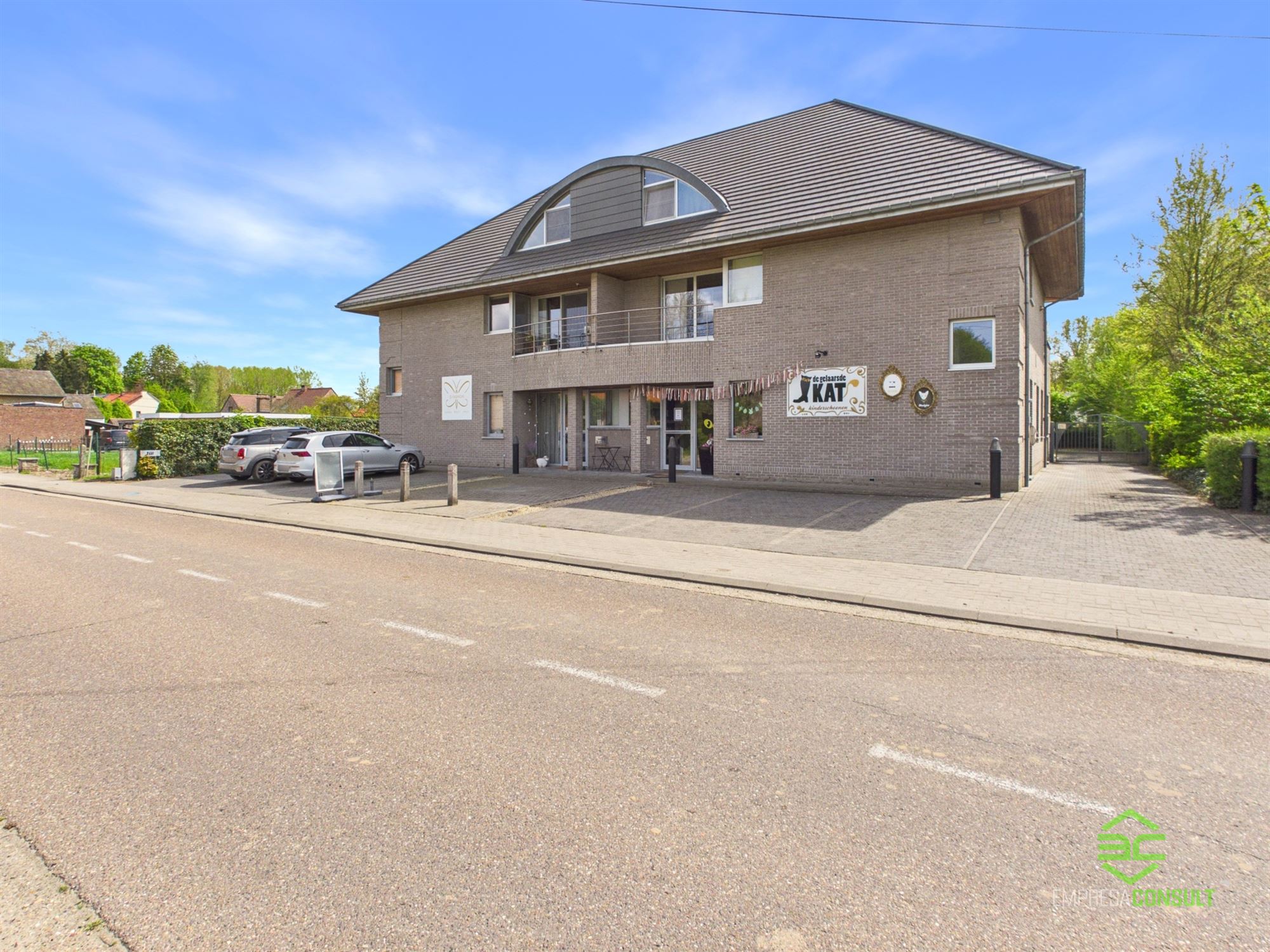 Handelsruimte van 125m² aan doorgaande weg in Budingen! - foto 2