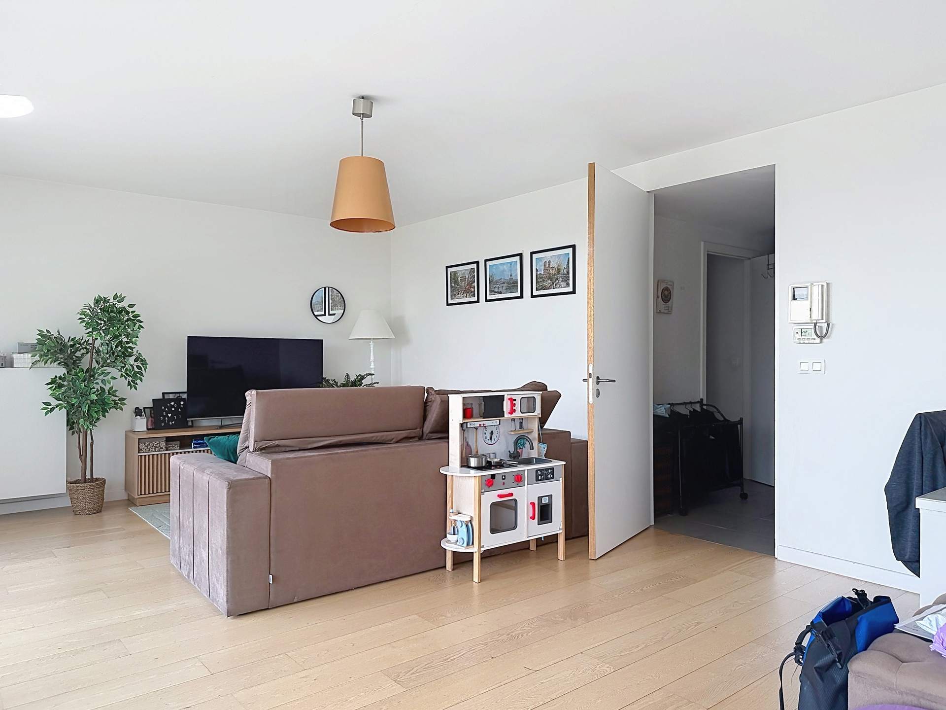 Charmant 2-slaapkamerappartement met zicht op groen - foto 4