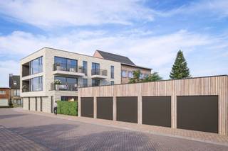 In het centrum van Broechem, op de hoek van de Lostraat en de Streep, verrijst binnenkort Residentie “The Corner” – een kleinschalig en stijlvol nieuwbouwproject dat modern wooncomfort combineert met een uitstekende ligging. Afbraakwerken zijn gestart!! Prijzen VANAF € 299.000,-.<br /><br />Deze residentie telt vijf energiezuinige appartementen verspreid over drie verdiepingen, met aandacht voor kwaliteit, duurzaamheid en leefcomfort.<br />Elk appartement wordt gekenmerkt door een doordachte indeling, grote raampartijen en een overvloed aan natuurlijke lichtinval.<br /><br />Appartementen op maat van uw wensen<br />Op het gelijkvloers bevindt zich een ruim appartement met drie slaapkamers en een aangename tuin. (REEDS VERKOCHT).<br /> <br />Op de eerste en tweede verdieping vindt u telkens 2 appartementen per verdiep met twee slaapkamers, elk voorzien van een zonnig terras.<br /> <br />1e verdiep achteraan: 90,50m² + 16m² terras: € 359.000,- of 1e verdiep vooraan: 78m² + 7m² terras: € 299.000,-<br />2e verdiep voor- achteraan: oppervlakten en prijzen idem als 1e verdieping. <br />Bovenvermelde prijzen excl BTW, notaris en registratie.<br />Alle appartementen kunnen volledig naar eigen smaak afgewerkt worden met een ruime keuze aan materialen. De praktische indeling en aangename sfeer zorgen ervoor dat u zich hier onmiddellijk thuis voelt.<br /><br />Duurzaam wonen met BEN-label (E20)<br />Residentie “The Corner” is ontworpen volgens de nieuwste energienormen en voldoet aan het BEN-principe (Bijna Energie Neutraal) met een E-peil van maximum E20. Hierdoor geniet u van zeer lage energiekosten en mogelijk ook van extra financiële voordelen.<br />Om dit te realiseren wordt gebruik gemaakt van:<br />Uitstekende isolatie<br />Balansventilatie<br />Een lucht-waterwarmtepomp voor sanitair warm water en vloerverwarming<br />Extra troeven<br />Mogelijkheid tot aankoop aan 6% btw (onder voorwaarden – contacteer ons voor meer info)<br />Privatieve bergingen te koop aan € 6.000,-<br />fietsenstalling voorzien op het gelijkvloers<br />5 individuele garages aan de zijde van de Streep, te koop aan € 27.500,-<br />Volledige afwerking inbegrepen (exclusief schilderwerken), conform het lastenboek<br />Bovenvermelde prijzen excl BTW notaris en registratie.<br />Ligging<br />Met zijn centrale ligging in Broechem, bevindt Residentie “The Corner” zich op wandelafstand van winkels, openbaar vervoer en andere voorzieningen. Een ideale locatie voor wie rustig wil wonen, maar toch alles dichtbij wil hebben.