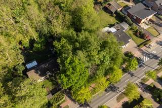 Terrain à bâtir pour construction ouverte situé à proximité du centre de Sint-Job et en direction de Brecht. Proche des commerces, des écoles, de...