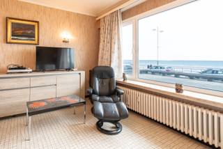 Ontdek dit charmante appartement van 94 m² met een adembenemend uitzicht op zee, gelegen op een toplocatie aan de levendige kust. Geniet van...