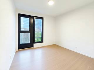 For more information and viewings: maxime.l@weinvest.be - 02 315 77 22<br />We Invest is pleased to present this exclusive student apartment in the STUDEOPOLIS residence, located right next to the historic center. Situated in a rapidly developing neighborhood at the heart of the T&T project, this property represents a particularly attractive investment opportunity with strong potential for appreciation<br />This 19-square-meter furnished room, located on the 5th floor and in excellent condition, features a sleeping area, a comfortable office corner, and a private shower room with a toilet. The investment is designed to be simple and hassle-free: the units are rented out and managed, with no stress for the owner.<br />Demand for student housing remains strong, which limits the risk of rental vacancies. Professional rental management handles the legal, accounting, and logistical aspects, while the luxury residence, which is regularly maintained, preserves the property’s quality over time.<br />STUDEOPOLIS offers numerous amenities: study and co-working rooms, a gym, relaxation areas, shared kitchens, outdoor spaces, an inner courtyard, a laundry room, and a bike storage area. Current rental value: €560/month (excl. utilities). Net yield: 3.45%, with positive cash flow.<br />The offer includes 4 units in total. <br />Contact us to schedule a tour! Don’t miss out on all our exclusive listings at WWW.WEINVEST.BE