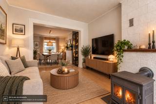 BEZOEKMOMENT: donderdag 24 september van 15u30 tot 17u30. Mits het maken van een afspraak via 09 395 05 40 of verkoop@concept-home.be. <br /><br />Droom je van een wonen in een rustige, landelijke omgeving met de mogelijkheid om een woning helemaal naar jouw smaak te renoveren? Deze woning gelegen in het landelijke Watervliet biedt je die kans. Gelegen op een ruim perceel van 500 m² biedt deze woning volop potentieel en ruimte.<br /><br />De indeling van de woning ziet er als volgt uit: inkomhal, woonkamer, keuken, functionele berging, ruime veranda en badkamer voorzien van ligbad, wastafel en toilet. Bij het bovenkomen van de trap kom je in een ruime tussenhal die diverse mogelijkheden biedt, daarnaast zijn er drie slaapkamers en is er een toegang tot een zolderruimte. Daarnaast beschikt men over een ruime tuin met dito tuinberging.<br /><br />Achteraan het perceel bevinden zich twee garages die bereikbaar zijn via een private toegangsweg langs de achterkant van de woning. Die biedt extra gemak en veiligheid voor het stallen van auto's of als extra opslagruimte.<br /><br />Deze woning is ideaal voor doe-het-zelvers die een project niet schuwen en hun droomhuis willen creëren in een landelijke setting. Kom snel langs voor een bezichtiging en ontdek zelf de charme en mogelijkheden van deze woning.<br /><br />Had u graag meer informatie of een rondleiding gehad in dit pand? Aarzel dan niet om ons te contacteren op 09 395 05 40 of verkoop@concept-home.be
