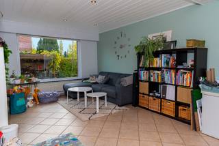 Instapklare hoekwoning in kindvriendelijke omgeving te Battel. Rustig en goed bereikbaar, gelegen nabij dorpskern, vaart, oprit E19...