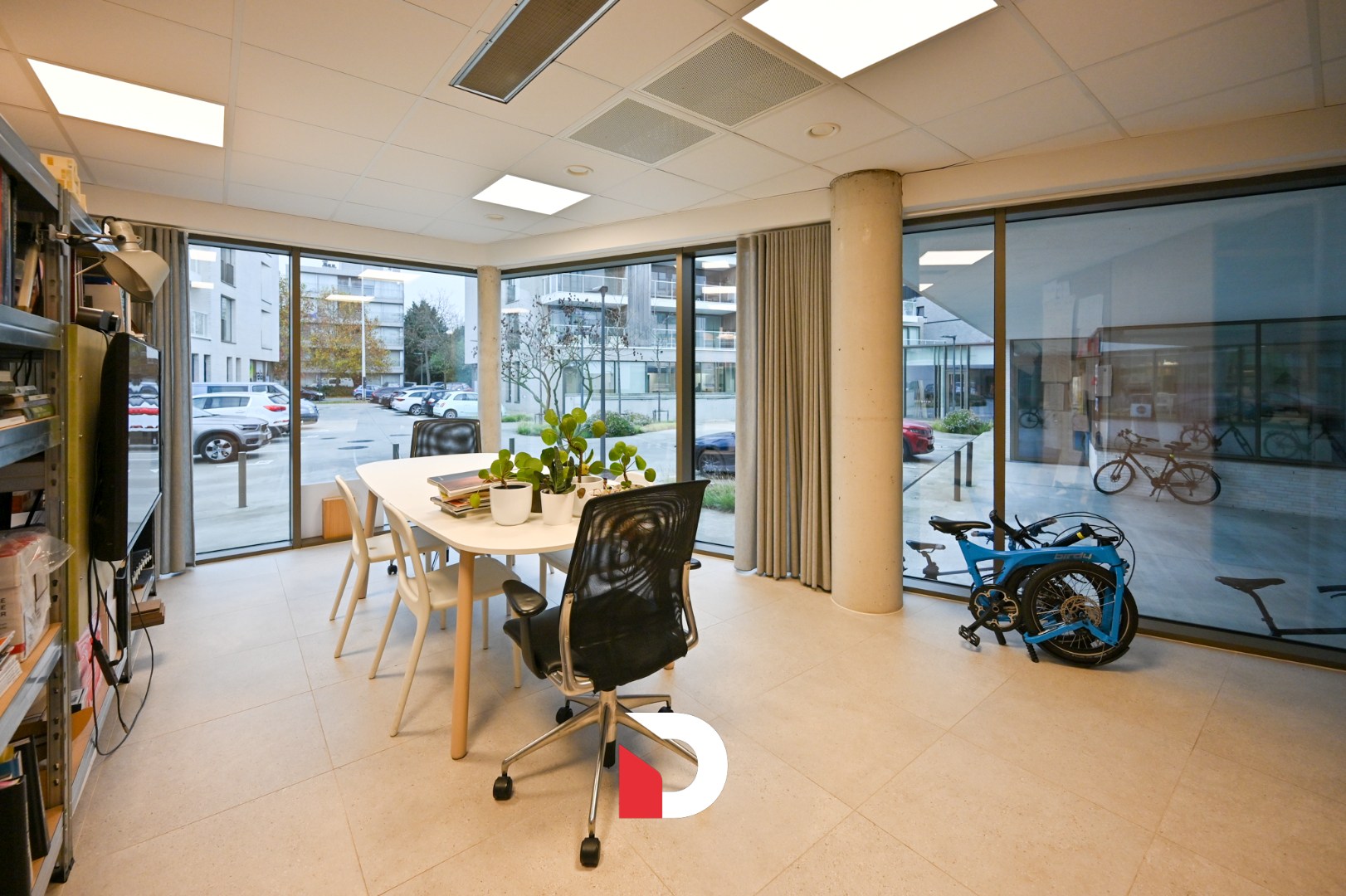 Recente kantoorruimte met 2 parkings op toplocatie te Sint-Michiels (Brugge) - foto 4