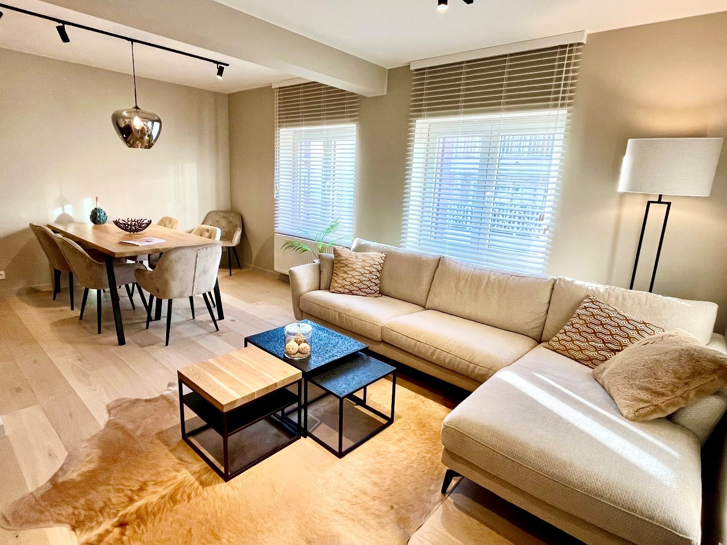 Knap gerenoveerde woning in het hartje van Knokke nabij de Lippenslaan met garage - foto 5