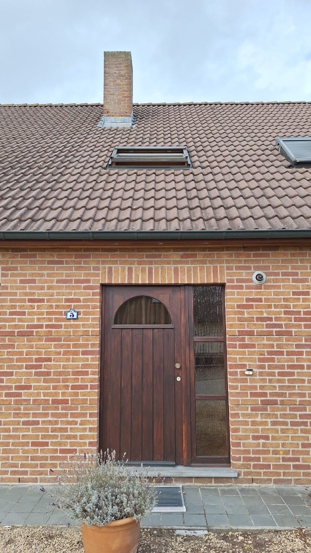 Halfopen, 3 slaapkamers, garage, plaats voor 4 auto’s, tuin 560 m2EPC C (géén werken uit te voeren)Wegens overlijden.