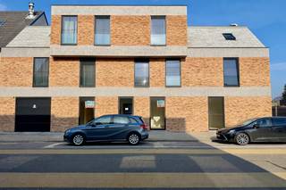 Gunstig gelegen nieuwbouwappartement met twee slaapkamers te huur in Sleidinge.Winkels, scholen, openbaar vervoer e.d. bevinden zich op...