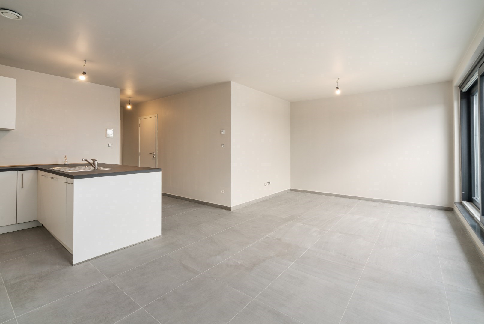 RUIM APPARTEMENT MET 3 SLAAPKAMERS - foto 4