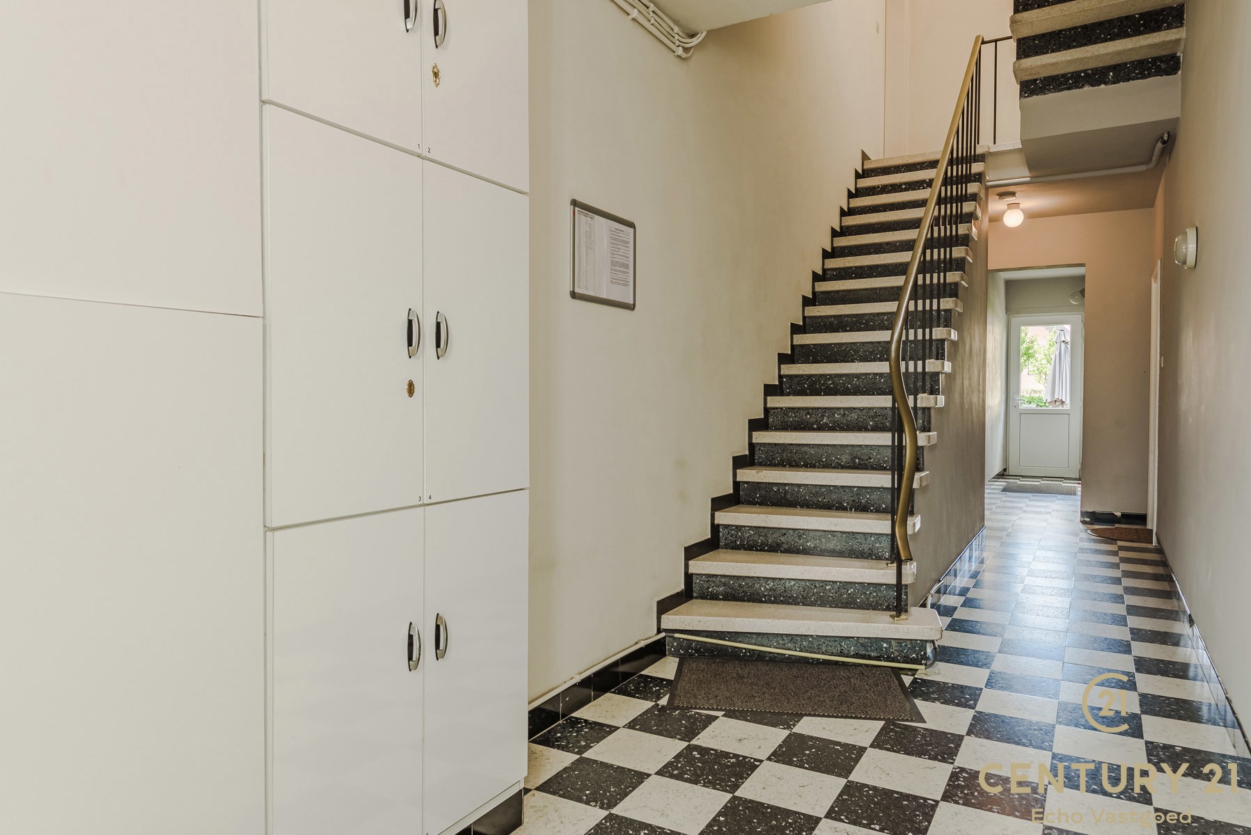 Rustig gelegen 2 slaapkamer appartement met gem. tuin - foto 3