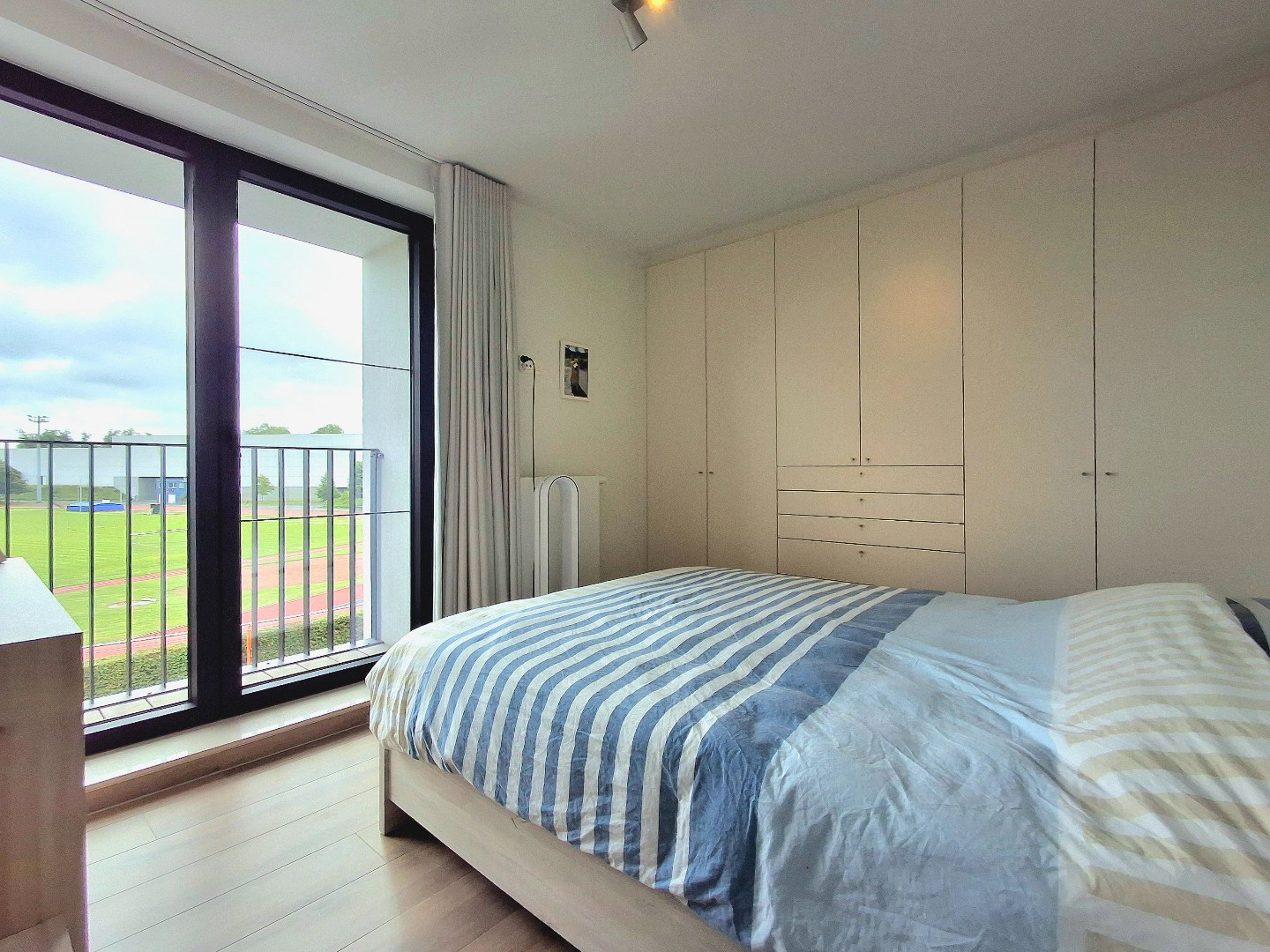 KWALITATIEF EN ENERGIEZUINIG NIEUWBOUWAPPARTEMENT MET 1 SLAAPKAMER EN AUTOSTAANPLAATS - foto 5