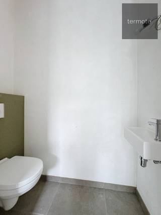 Graag stellen we u deze nieuwbouw kantoorruimte voor met 200 m2 bruikbare oppervlakte & een ideale locatie.Ontdek de ideale locatie voor jouw bedrijf...