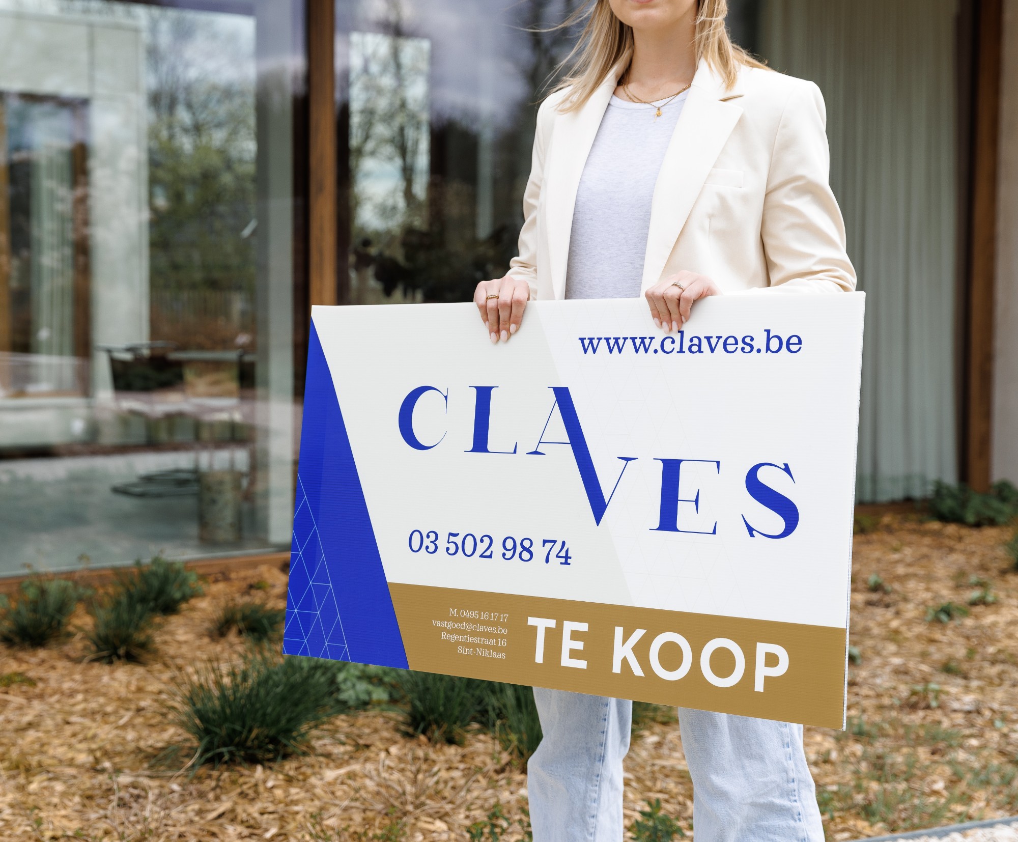 Garage for sale in Sint-Niklaas - photo 1