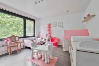 Ontdek deze charmante woning met twee slaapkamers, gelegen aan het Leonard Gorisplein 6 in Schoten. De woning beschikt over een lichte woonkamer,...