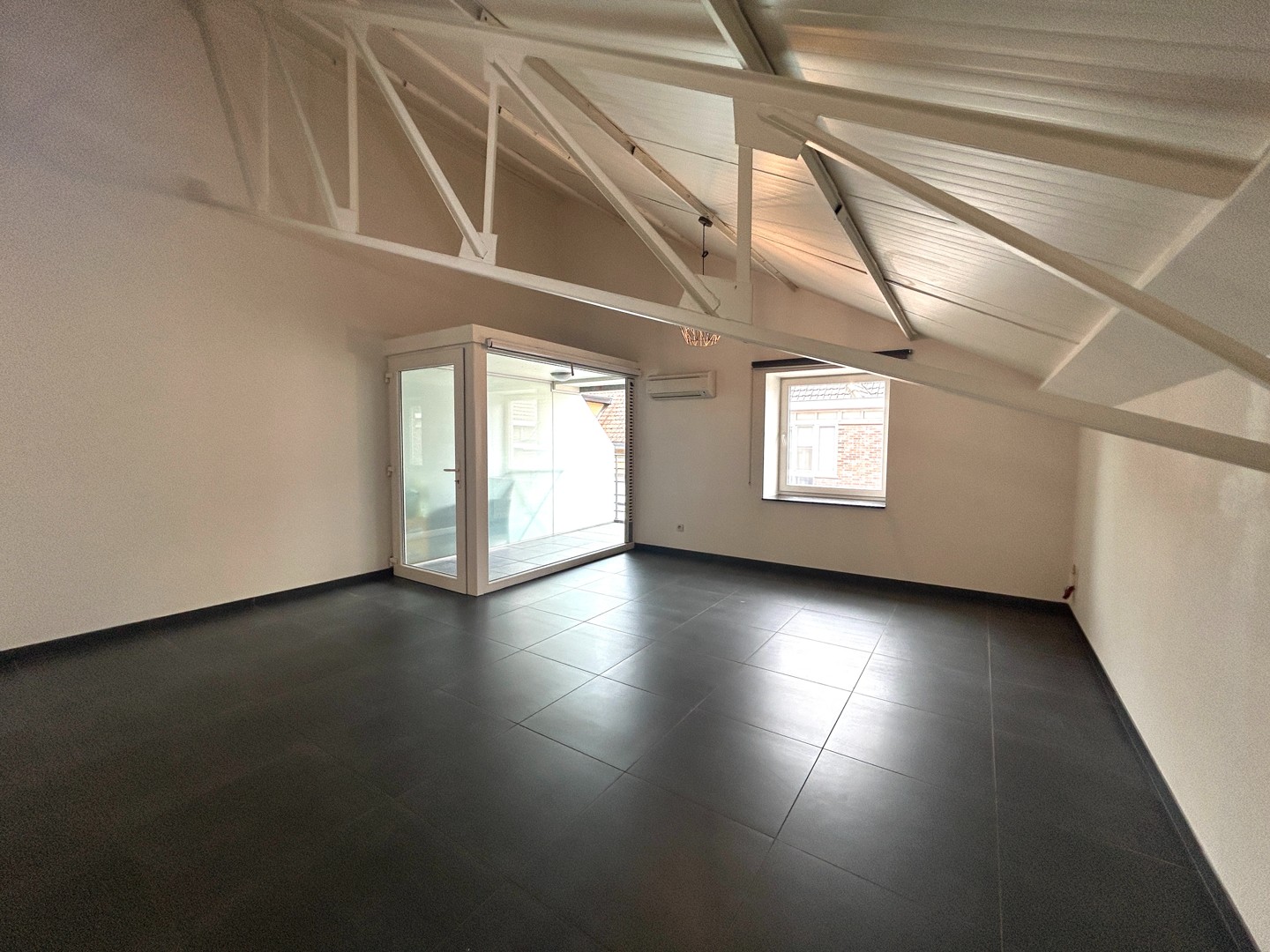 Instapklaar appartement nabij centrum Oostrozebeke! - foto 3