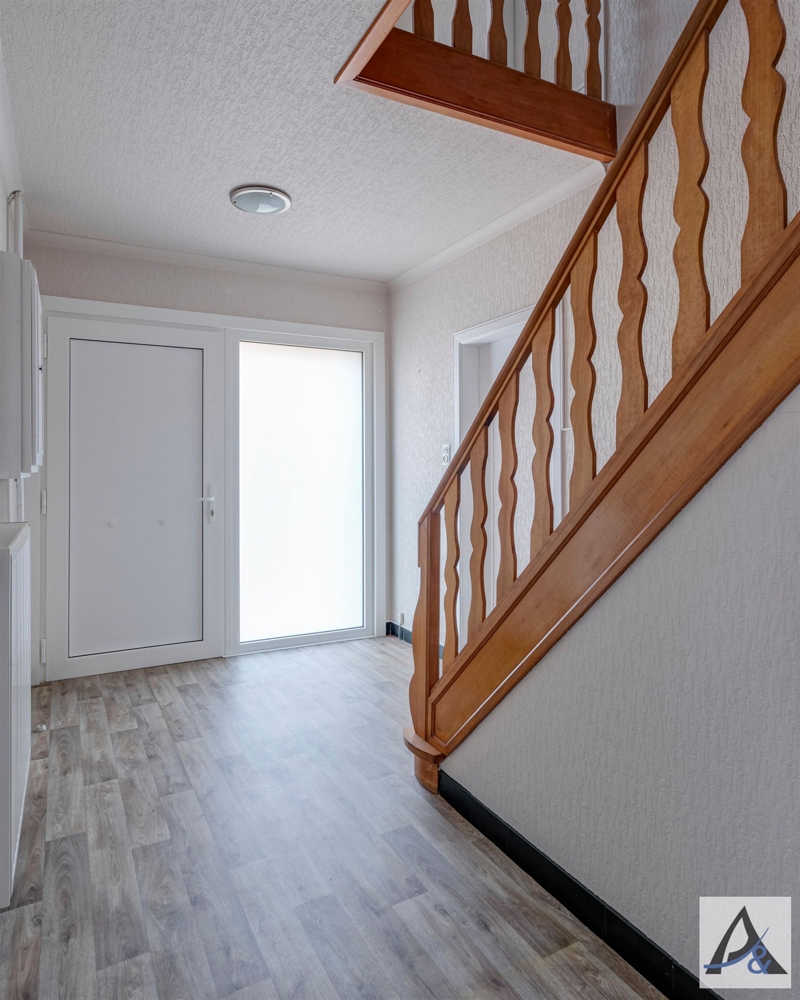 Te renoveren woning met potentieel in rustige buurt - foto 5