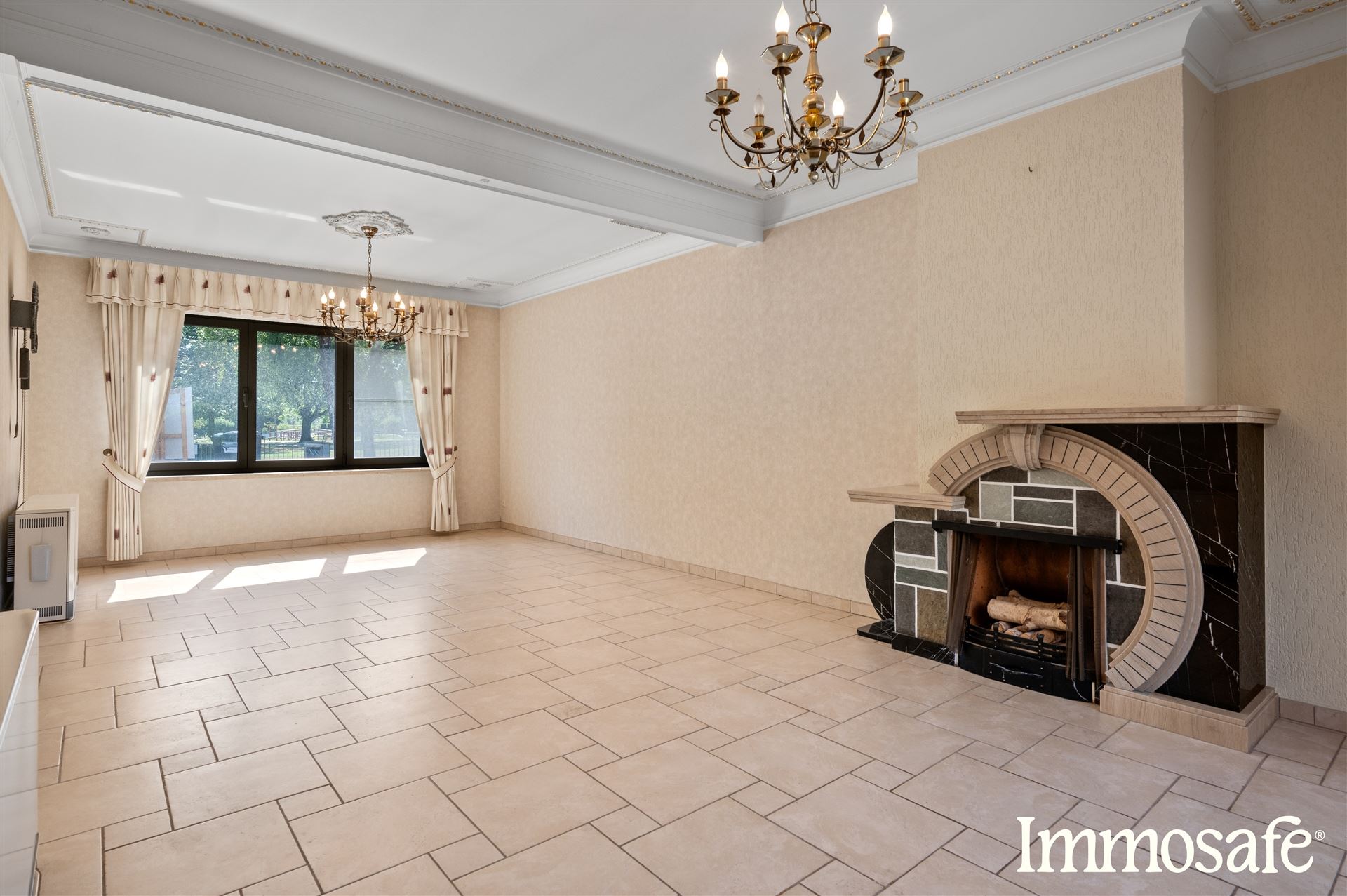 Ruime gezinswoning met tuin op toplocatie. - foto 4