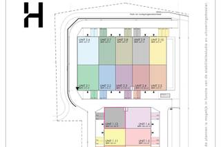 In bedrijvenpark THEA in Tielt is 1 van de laatste 3 nieuwbouw KMO-units van 221 m² te koop, inclusief twee private parkeerplaatsen.<br /><br />De casco-units zijn duurzaam opgebouwd met een geïsoleerde staalstructuur, betonplint en sandwichpanelen, en bieden een vrije hoogte van ca. 6 meter (mogelijkheid tot mezzanine). Ze zijn uitgerust met een automatische sectionale poort (4 x 4,50 m), aparte inkomdeur, gepolierde betonvloer en lichtstraat met rookluik. Voorzieningen voor zonnepanelen zijn aanwezig.<br /><br />Het bedrijvenpark combineert hedendaagse architectuur met een groene omgeving, ruime manoeuvreerruimte en een uitstekende ligging op 3 km van het centrum van Tielt. Geschikt voor opslag, productie of ambachtelijke activiteiten. Op zoek naar een grotere oppervlakte? Er zijn nog 3 loten beschikbaar, reeds vergund voor de bouw van een ruimer bedrijfspand.<br /><br />Wenst u meer informatie of zou u graag een bezoek inplannen?<br />Aarzel niet en contacteer Henry Van Tornhout - KMO Vastgoed: +32 474 13 37 93 of henry@kmovastgoed.be