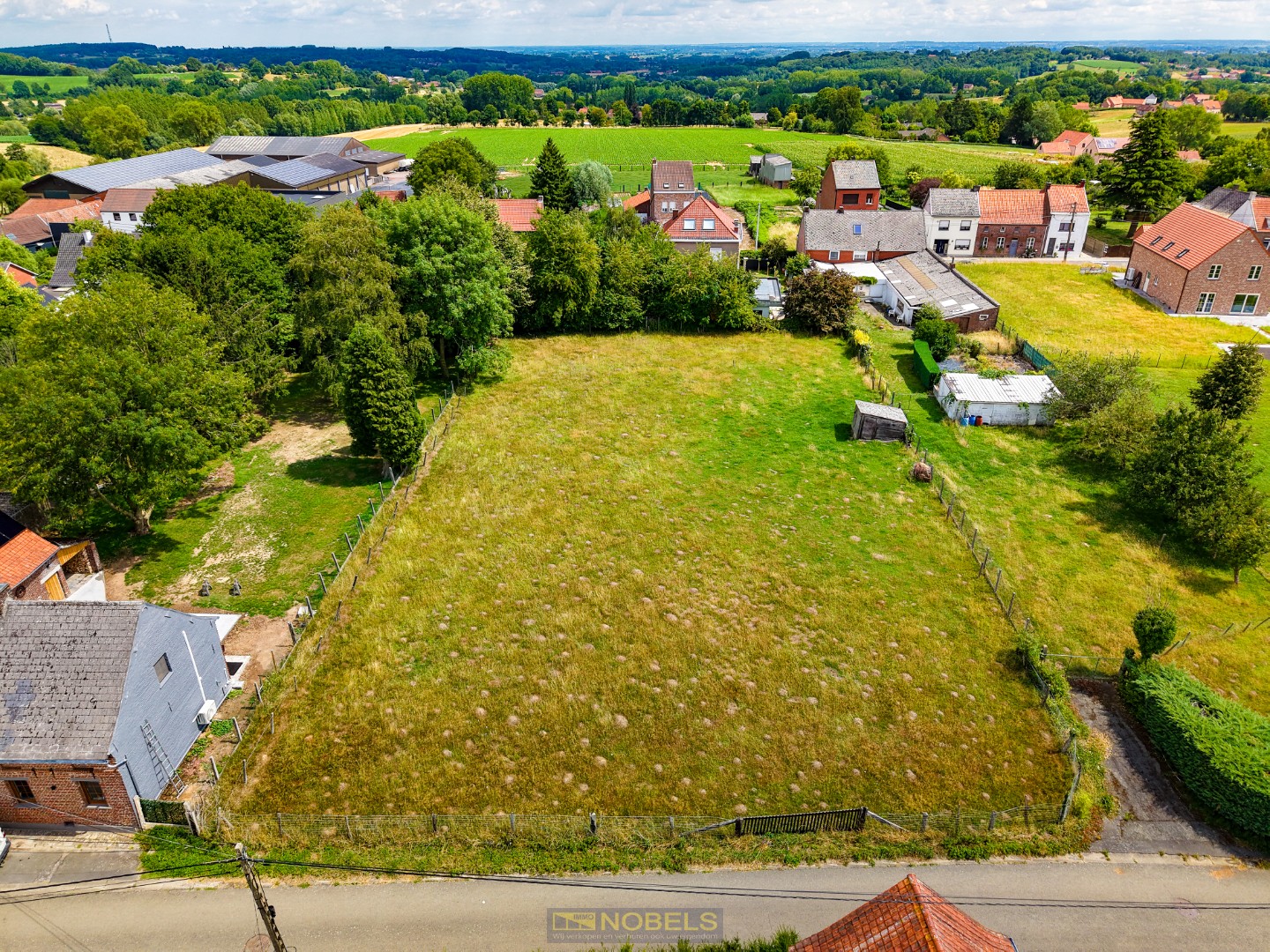 Te koop, bouwgrond voor villa of voor kleinschalig project te Ellezelles - photo 1