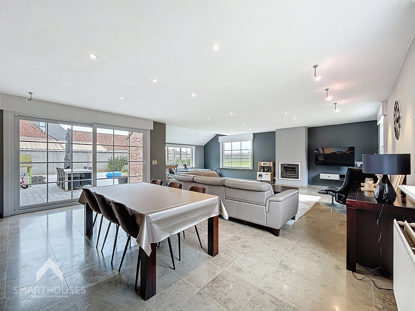 Ruime woning op 1267m² met 3 slaapkamers en dubbele garage - foto 5