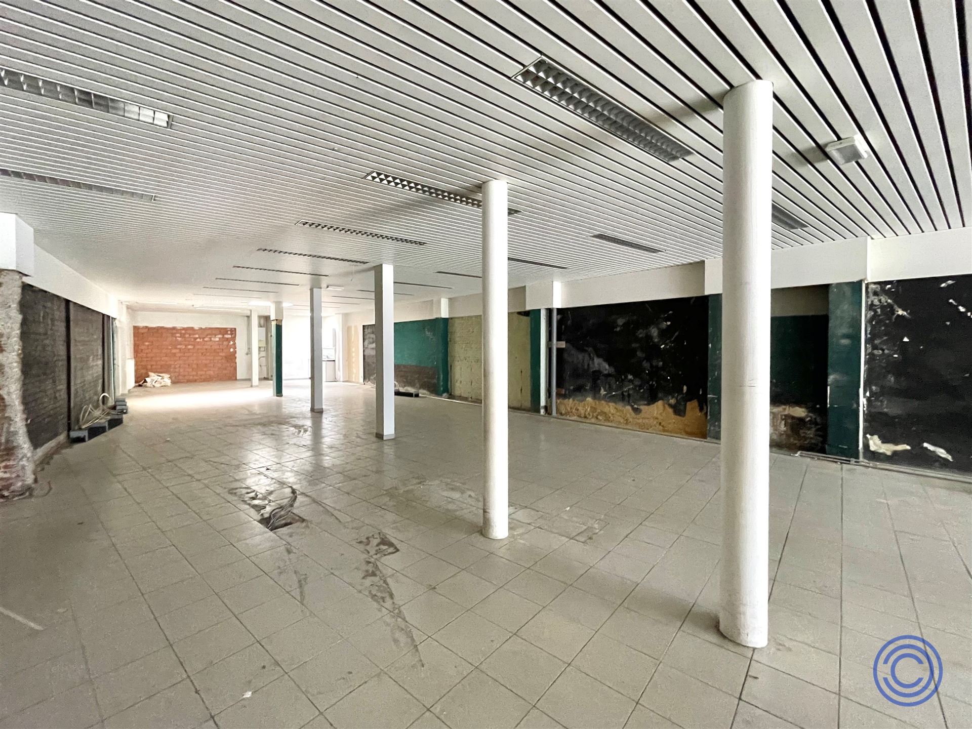 Ruim winkelpand ca. 240m² in het centrum van Kontich! - foto 5