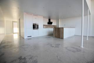 Deze luxueuze loft met 3 slaapkamers is gelegen in het project 'De Groote Fabrieke' dicht bij het centrum van Avelgem nabij handelszaken,...