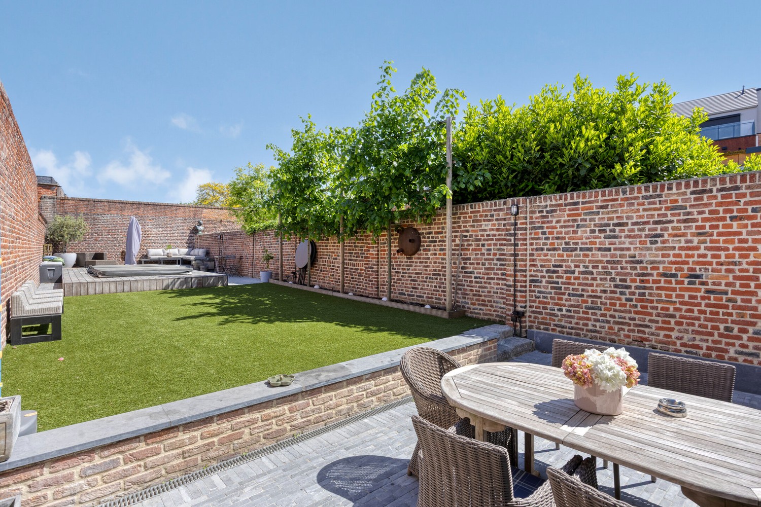 Exclusief herenhuis pal in het centrum - foto 2