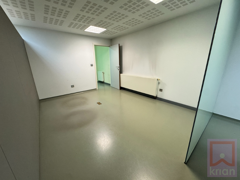 Instapklaar gelijkvloers kantoor (±100m²) te koop in het centrum van Geel! - foto 4