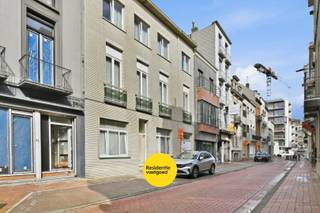 Karaktervol opbrengsteigendom met 4 appartementen op topligging in een zijstraat van de Grote Markt van Blankenberge, op wandelafstand van het...