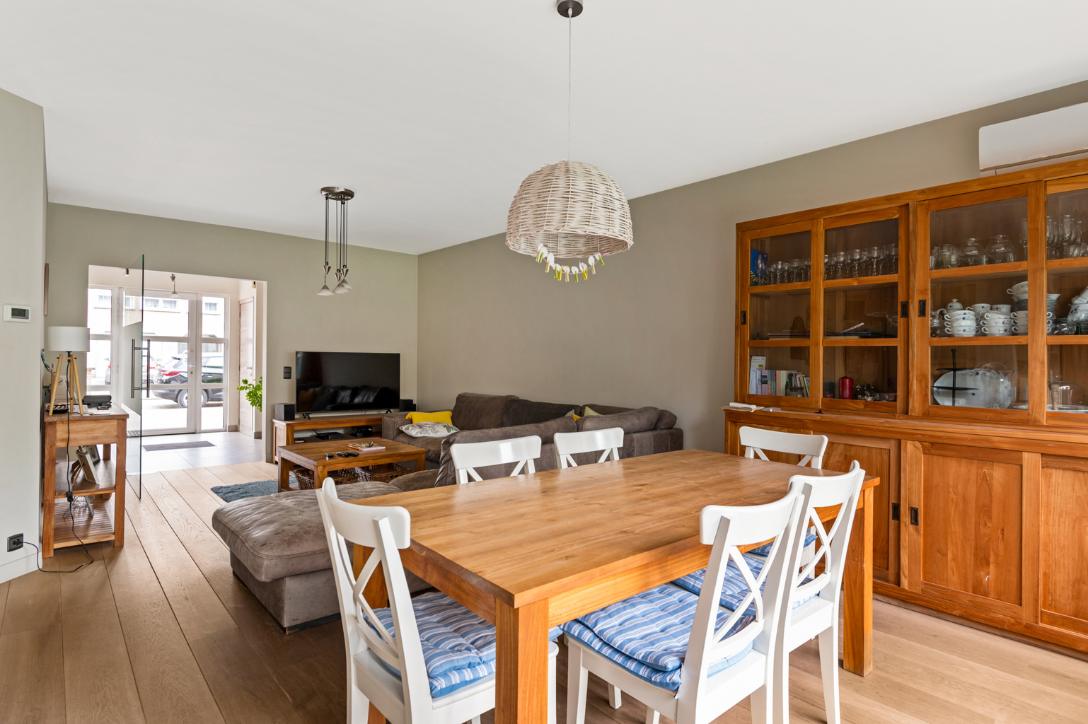 Huis te koop in Merksem met 4 slaapkamers - foto 4