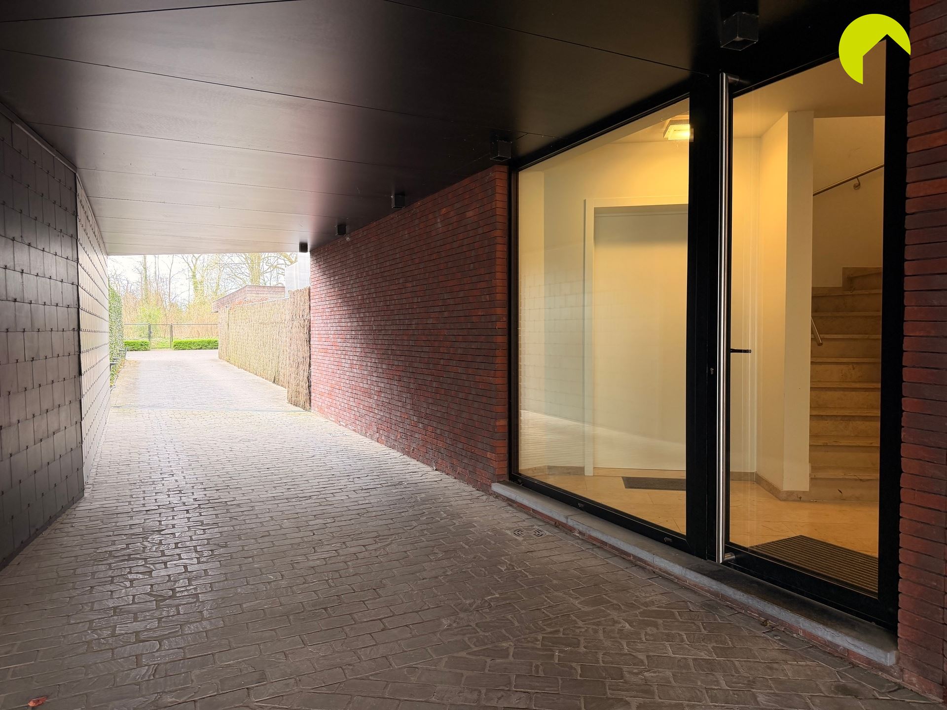 Recent appartement met 1 slpk en autostaanplaats! - foto 2