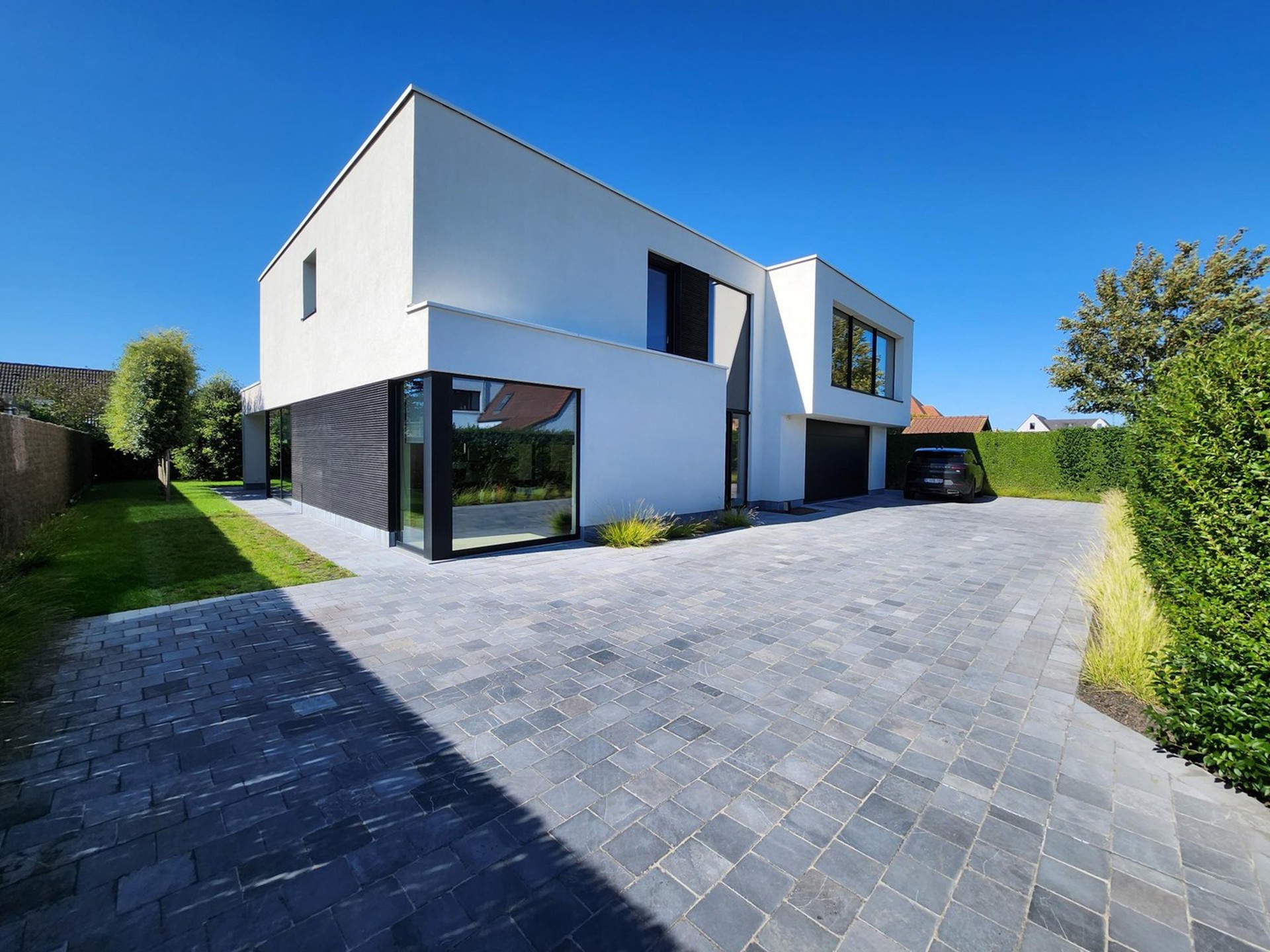 Recente alleenstaande villa centraal gelegen vlakbij het centrum van Knokke. - foto 1