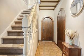 Gelegen op een steenworp van het Sportpark, scholen en de bruisende Markt, geniet u hier van het gemak van de stad met de rust van een...