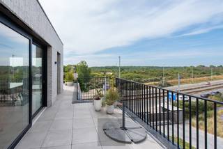 Recent en luxueus afgewerkt penthouse appartement van 180 m² gelegen op een absolute toplocatie met panoramisch uitzicht over de...