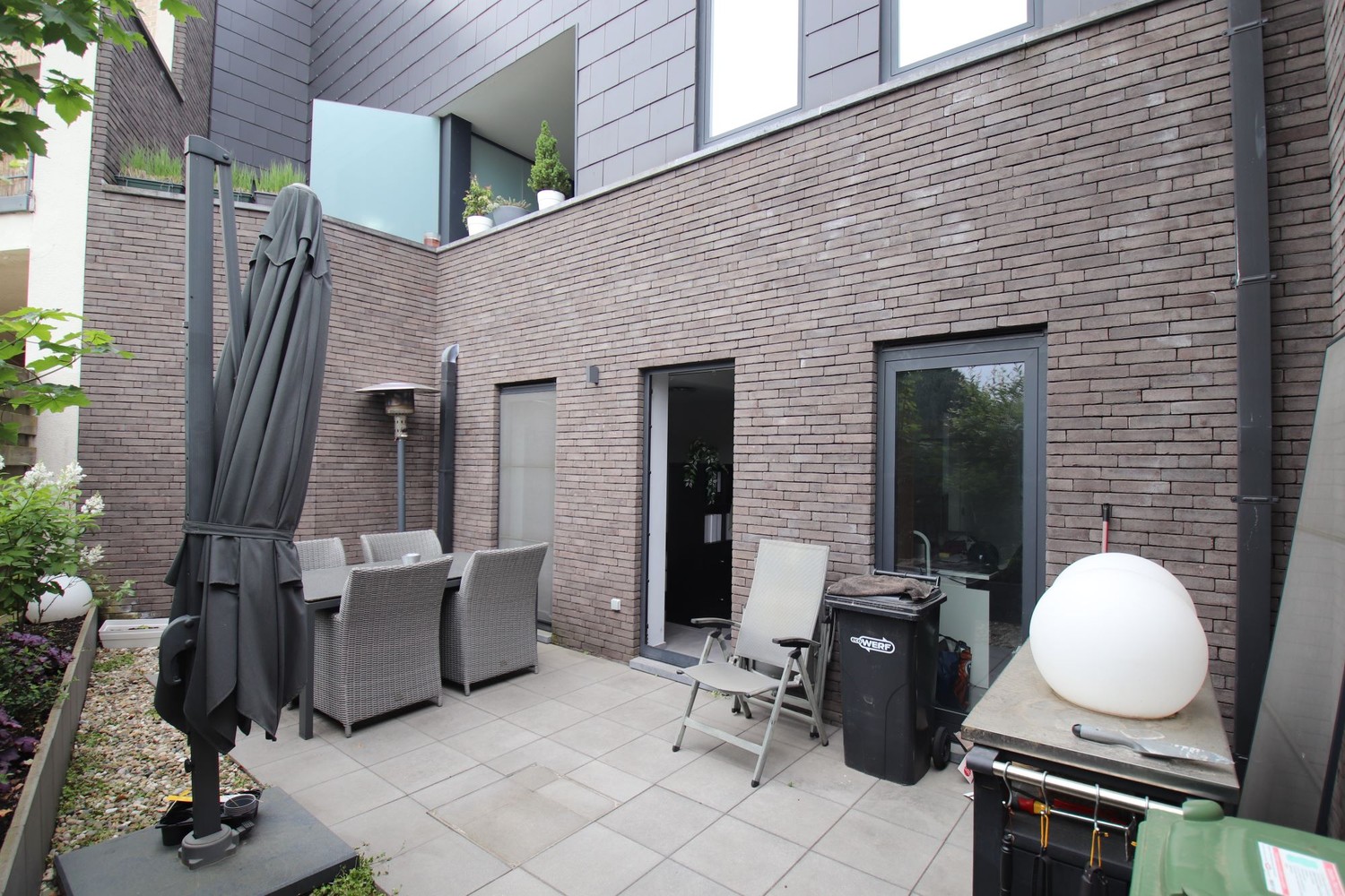 Recente, energiezuinige woning met 3 terrassen en garage - foto 3